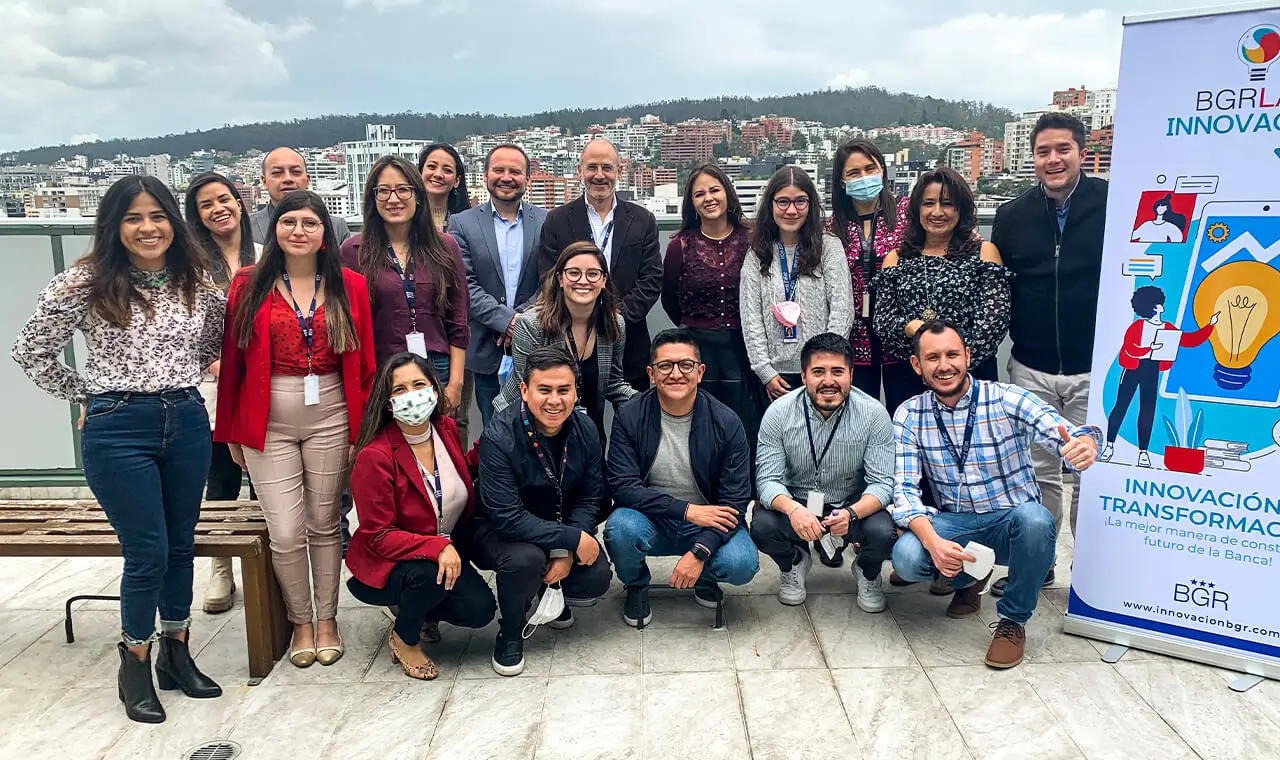 Equipo de BGR compartiendo en el primer Meetup de innovación