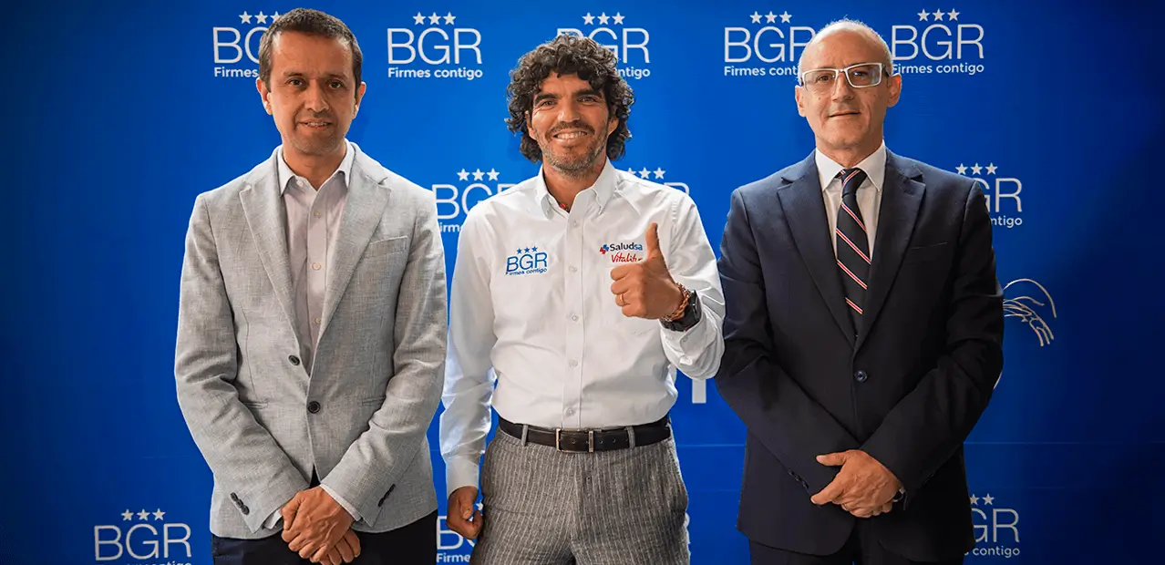 Santiago Quintero con autoridades de BGR