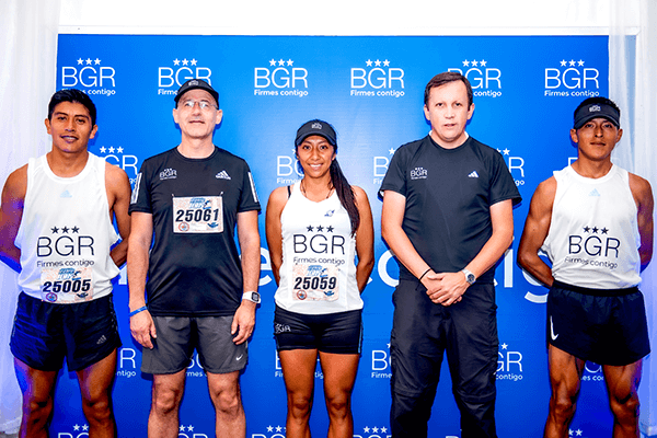 El Equipo BGR que participó en la carrera Nuestros Héroes 10K en mayo de 2023.