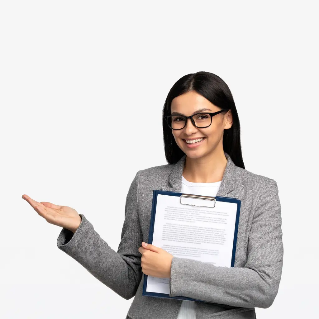 Mujer explicando los requisitos