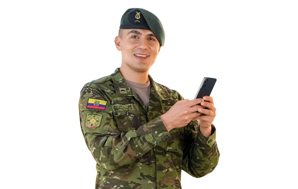 Mujer sonriendo con apariencia relajada